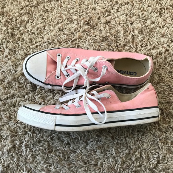 light pink converse low top